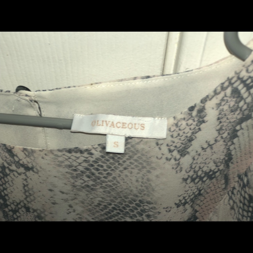 Crop top blouse long sleeve snake skin print